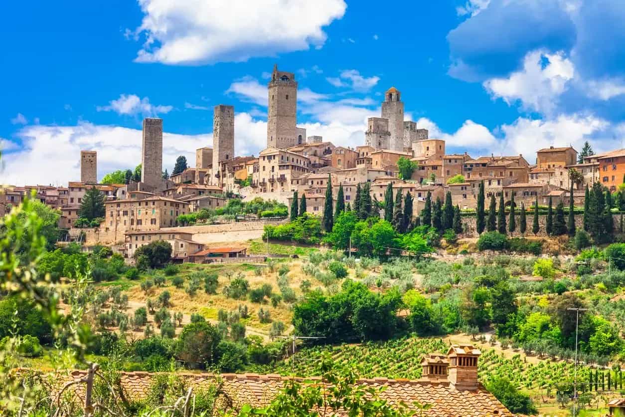 Vernaccia di San Gimignano DOCG: wine excellence from the Middle Ages